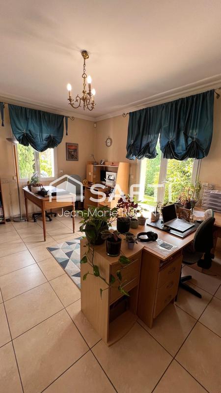 Maison - 267 m² - 9 pièces