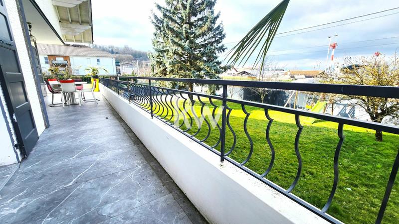 Maison - 225 m² - 5 pièces