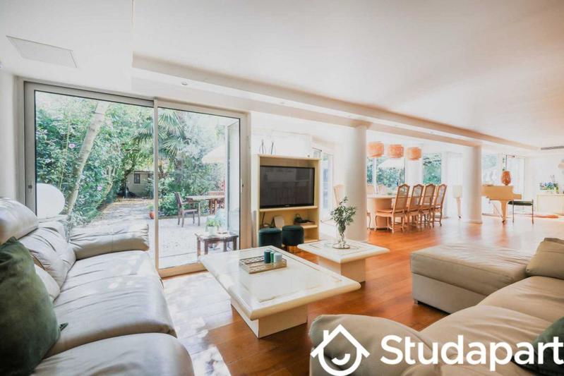 Appartement - 220 m² - 4 pièces