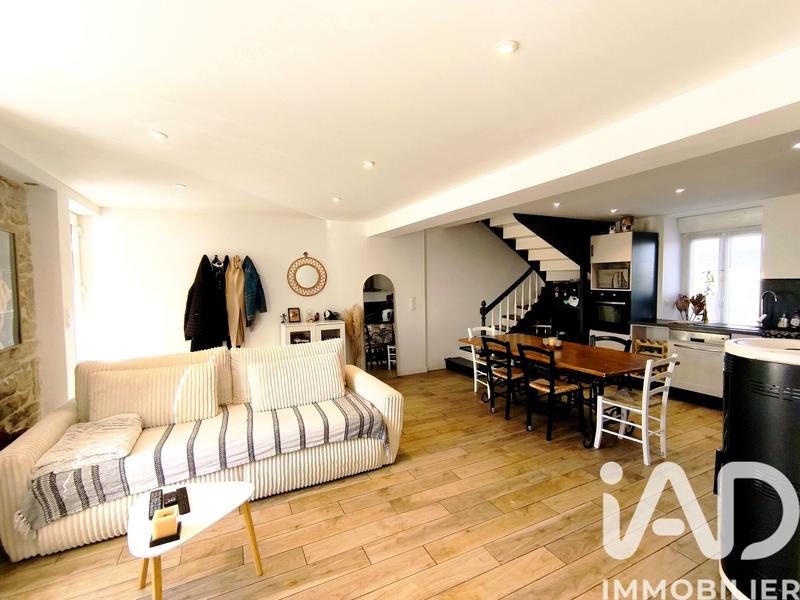 Maison - 99 m² - 5 pièces