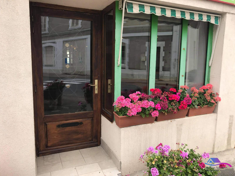 Maison - 280 m² - 12 pièces