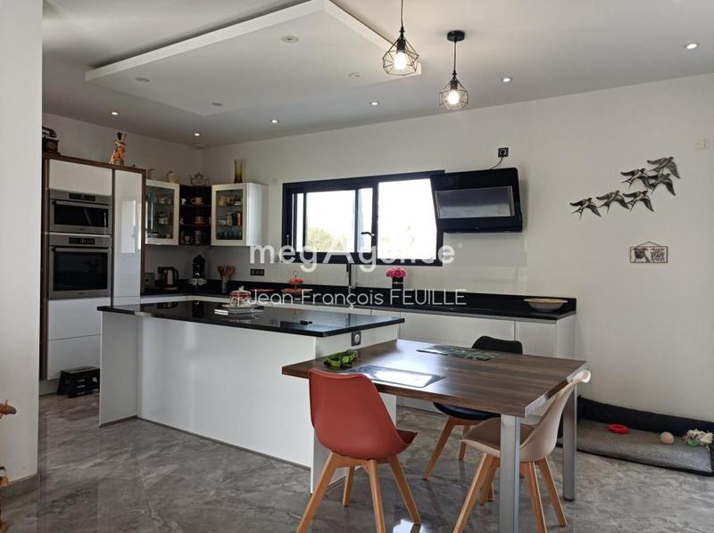 Maison - 200 m² - 6 pièces