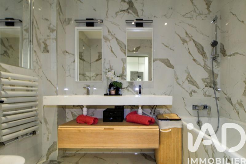 Maison - 434 m² - 9 pièces