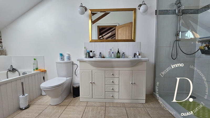 Maison - 334 m² - 6 pièces