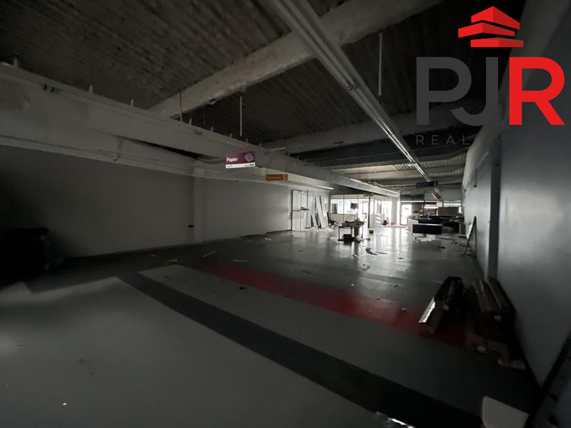 Local commercial - 351 m²