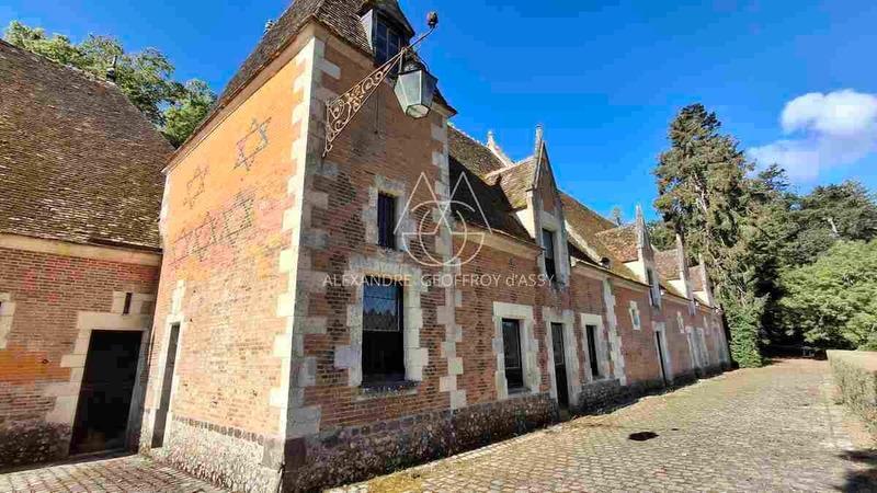 Château - 2 500 m² - 30 pièces