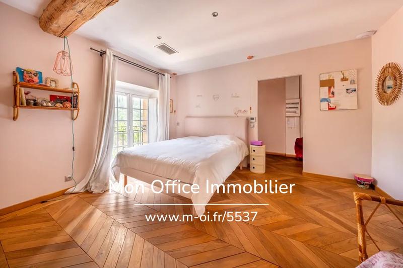 Maison - 500 m² - 8 pièces