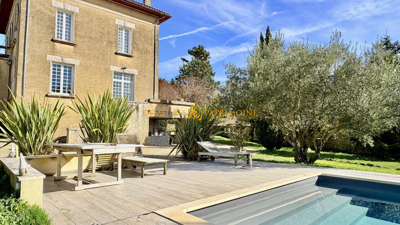 Maison - 202 m² - 6 pièces