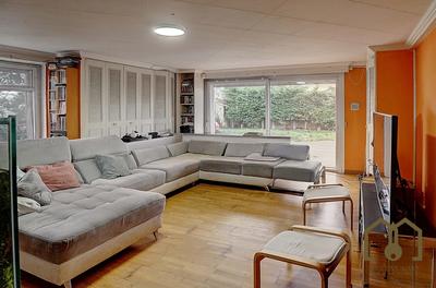 Maison traditionnelle - 198 m² - 5 pièces