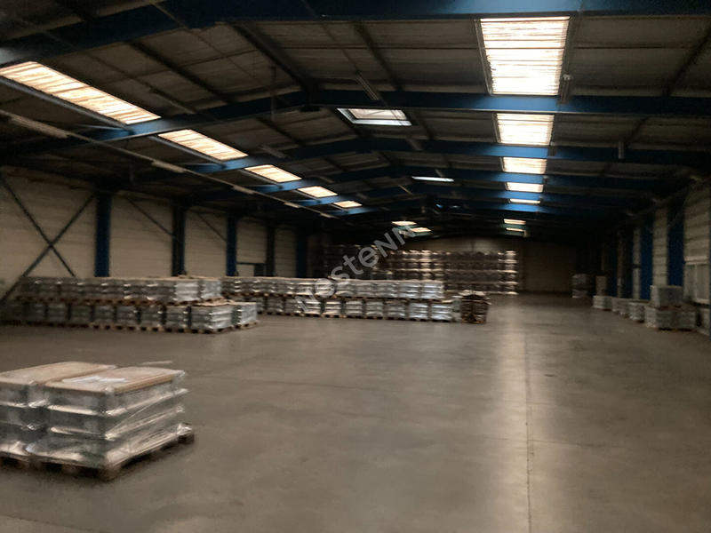 Local d'activité / Entrepôt - 3 200 m²