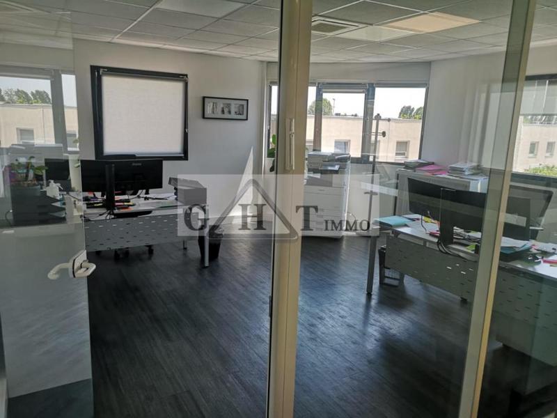 Bureau - 702 m²