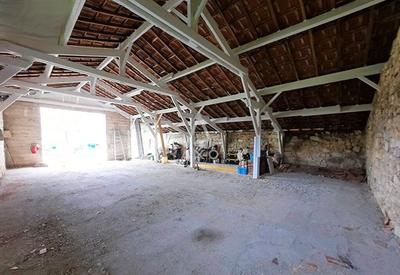 Grange - 121 m² - 1 pièce