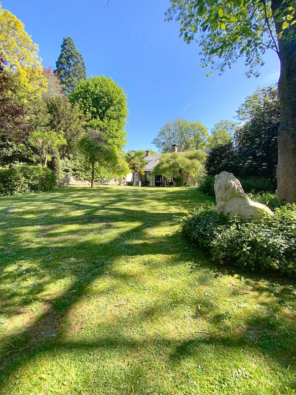 Maison - 345 m² - 15 pièces