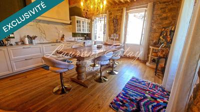 Maison - 220 m² - 4 pièces