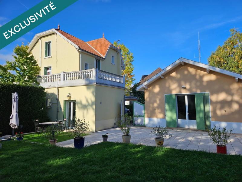 Maison - 220 m² - 9 pièces