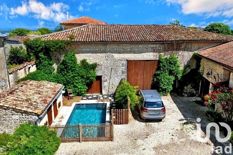 Maison - 240 m² - 7 pièces