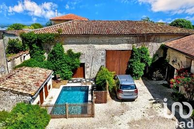 Maison - 240 m² - 7 pièces