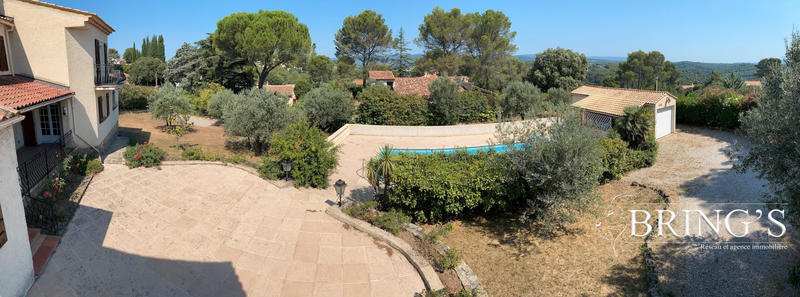 Villa - 181 m² - 9 pièces