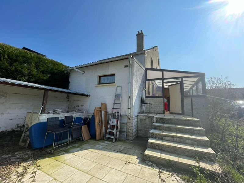 Maison - 96 m² - 5 pièces