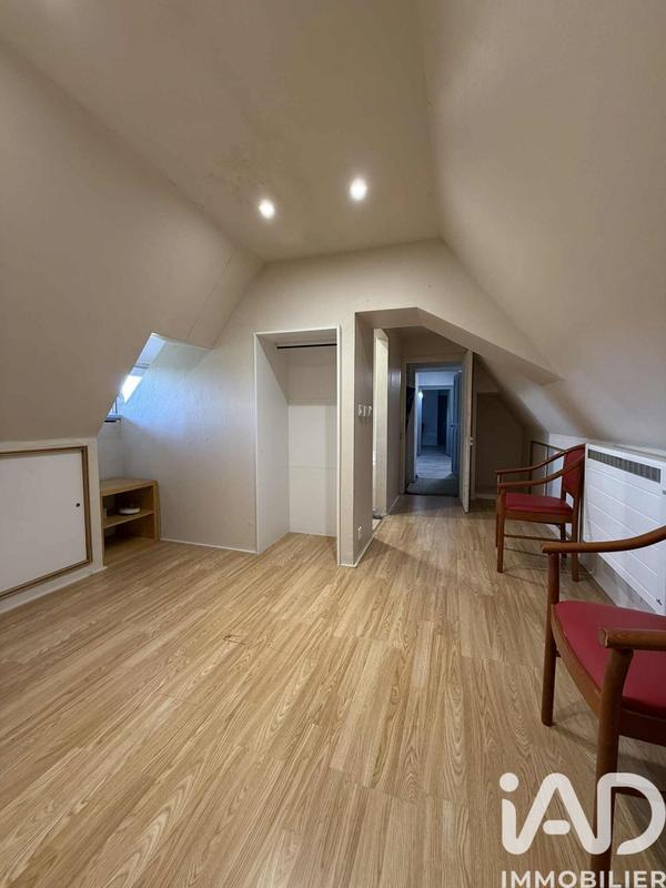 Maison - 211 m² - 9 pièces