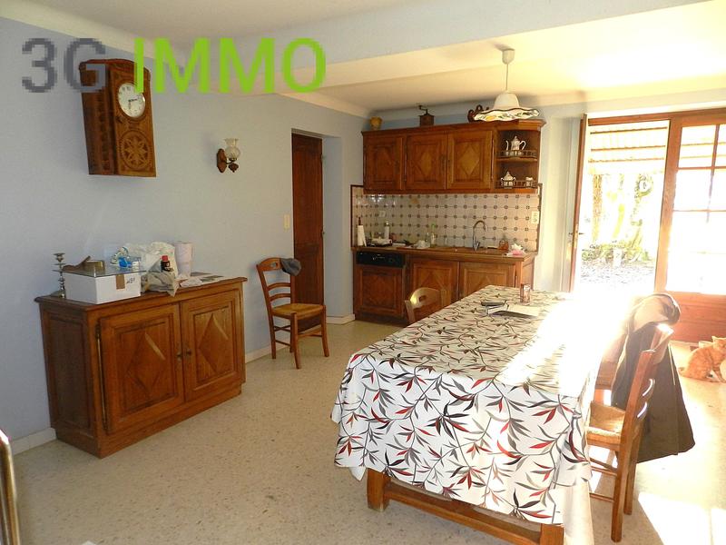 Maison - 230 m² - 10 pièces