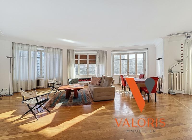 Appartement - 235 m² - 7 pièces