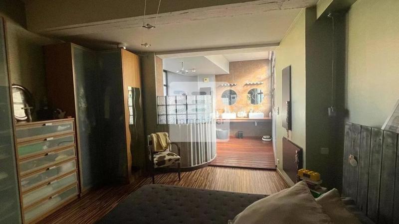 Loft - 300 m² - 6 pièces