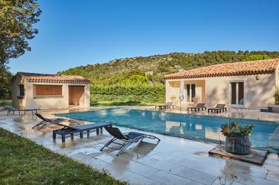 Maison - 220 m² - 6 pièces