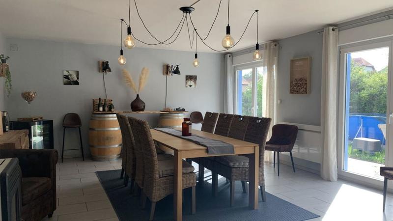 Maison - 228 m² - 8 pièces