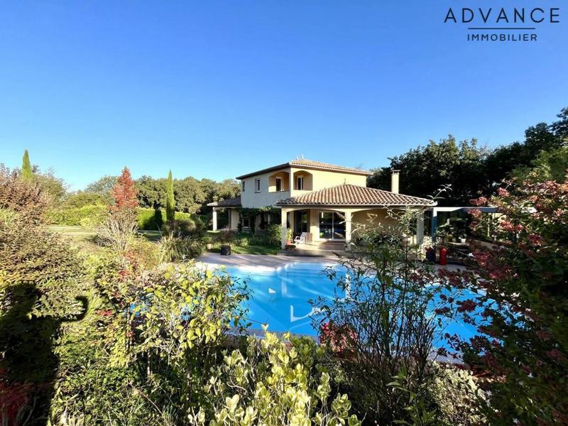 Maison - 172 m² - 6 pièces