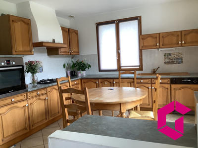 Villa - 151 m² - 6 pièces