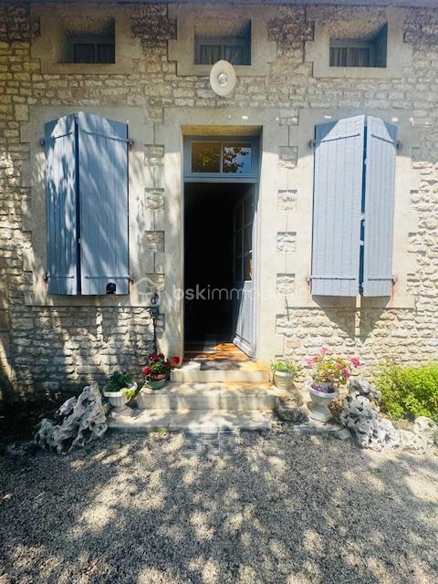 Maison en pierre - 162 m² - 6 pièces