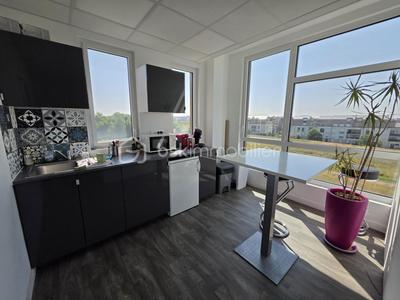 Bureau - 234 m² - 12 pièces