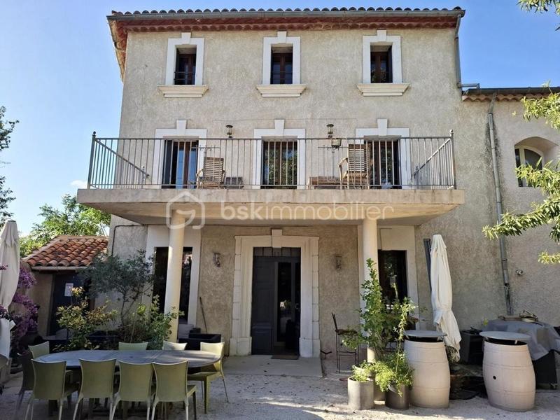 Maison - 310 m² - 10 pièces