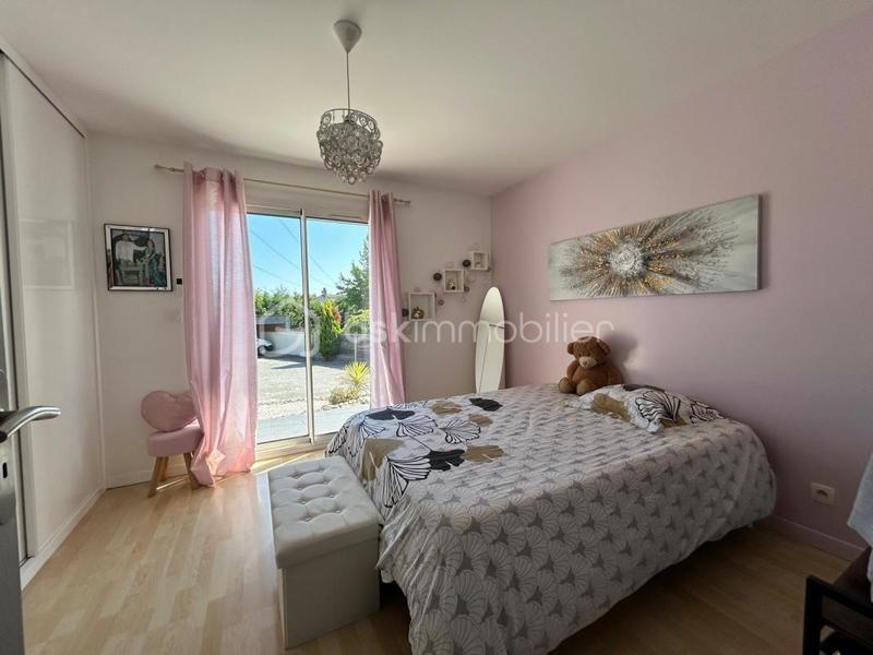 Maison traditionnelle - 201 m² - 7 pièces