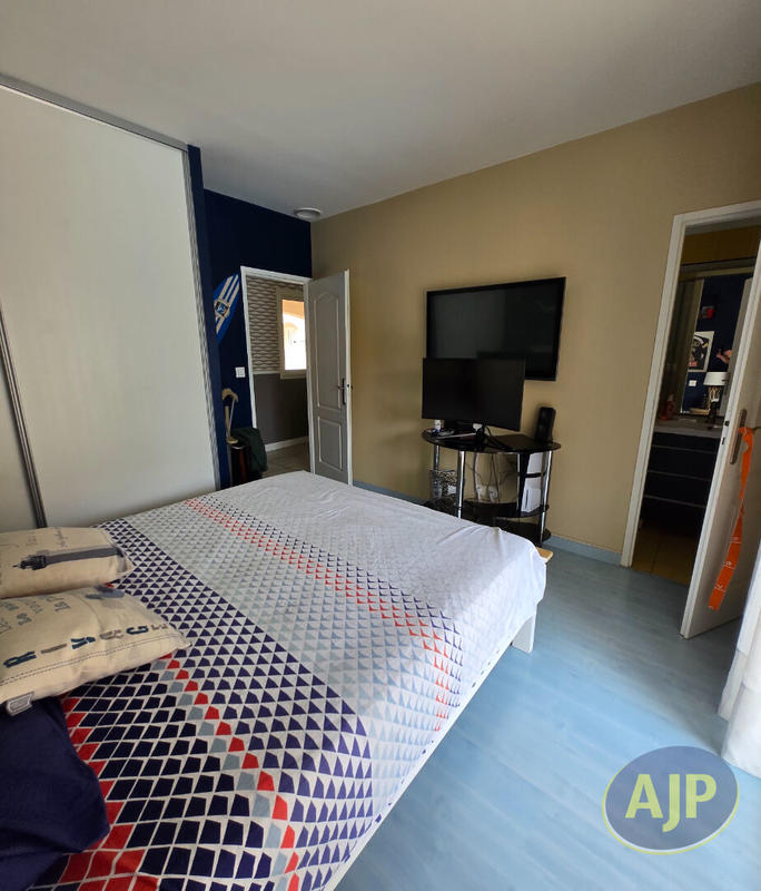 Maison - 205 m² - 6 pièces