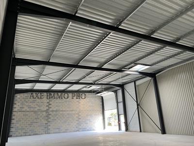 Local d'activités - 348 m² - 1 pièce