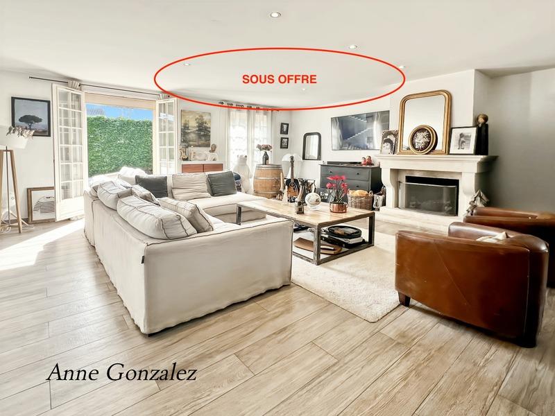 Maison - 233 m² - 9 pièces