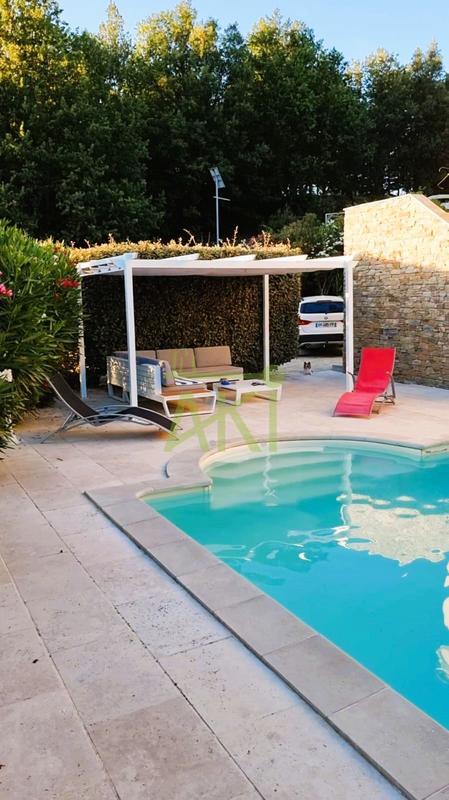 Maison traditionnelle - 100 m² - 4 pièces