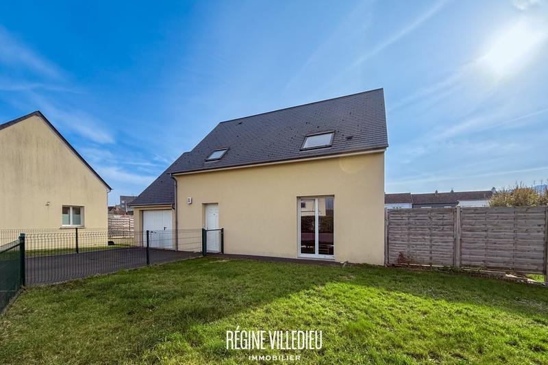 Maison - 92 m² - 5 pièces