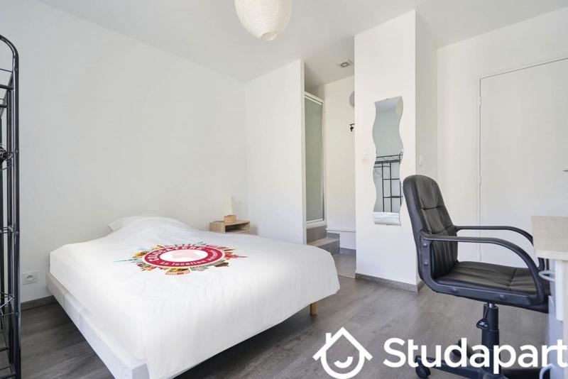 Chambre - 12 m² - 1 pièce