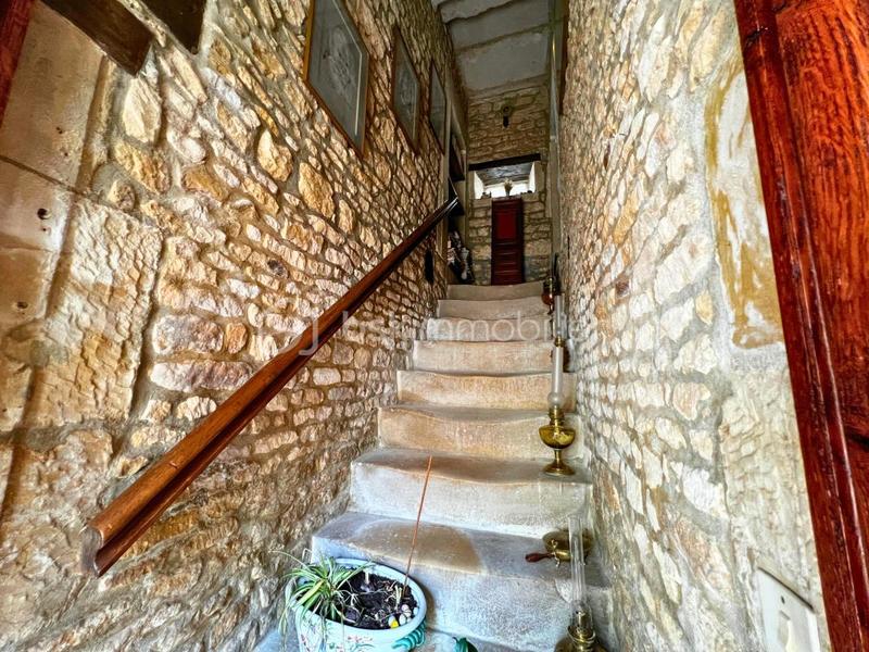 Propriété - 261 m² - 11 pièces