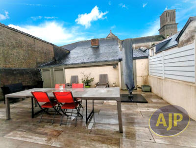 Maison - 111 m² - 6 pièces