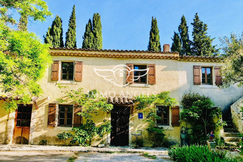 Maison - 278 m² - 10 pièces