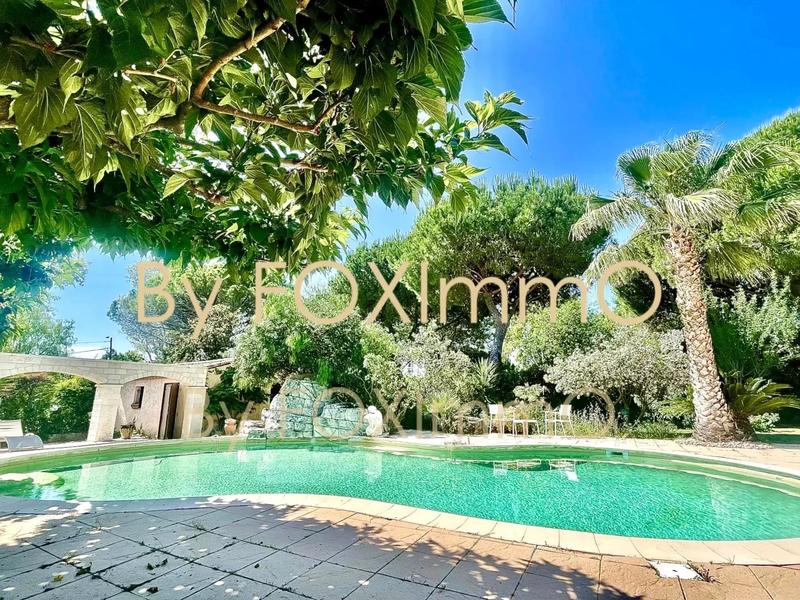 Maison - 210 m² - 6 pièces