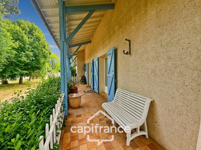 Maison - 235 m² - 7 pièces