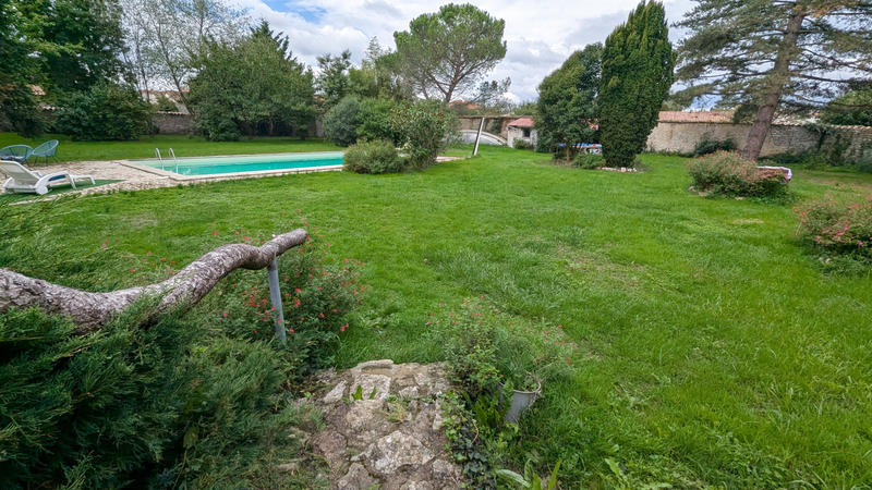 Maison - 202 m² - 8 pièces