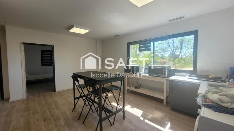 Local commercial - 1 160 m² - 12 pièces