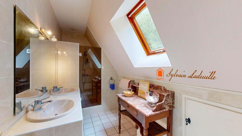 Maison - 142 m² - 5 pièces