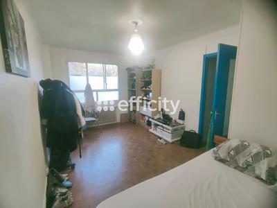 Studio - 25 m² - 1 pièce